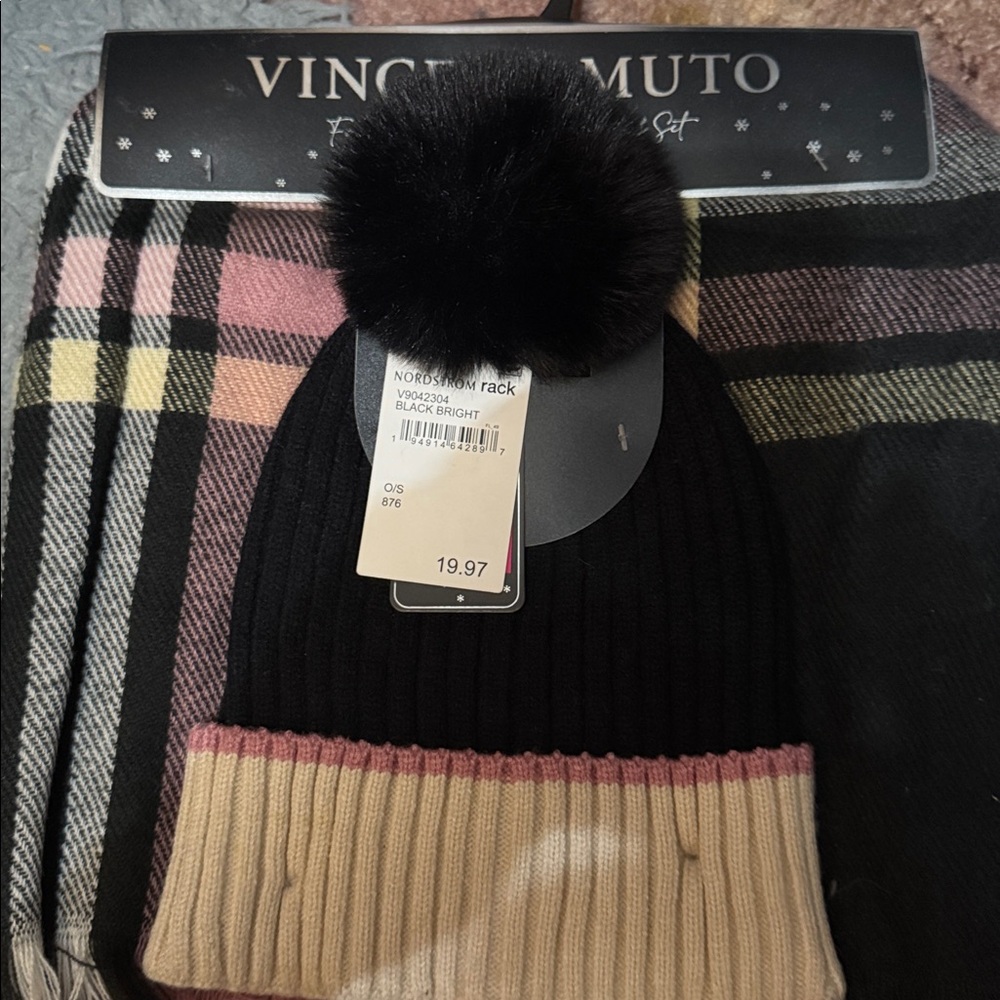 Vince Camuto Black and Pink Beanie with Scarf AA55